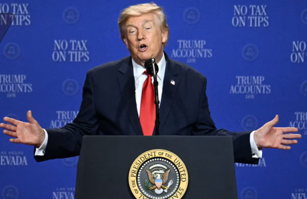 Trump sugiere procesar a Fauci tras resolución de desacato