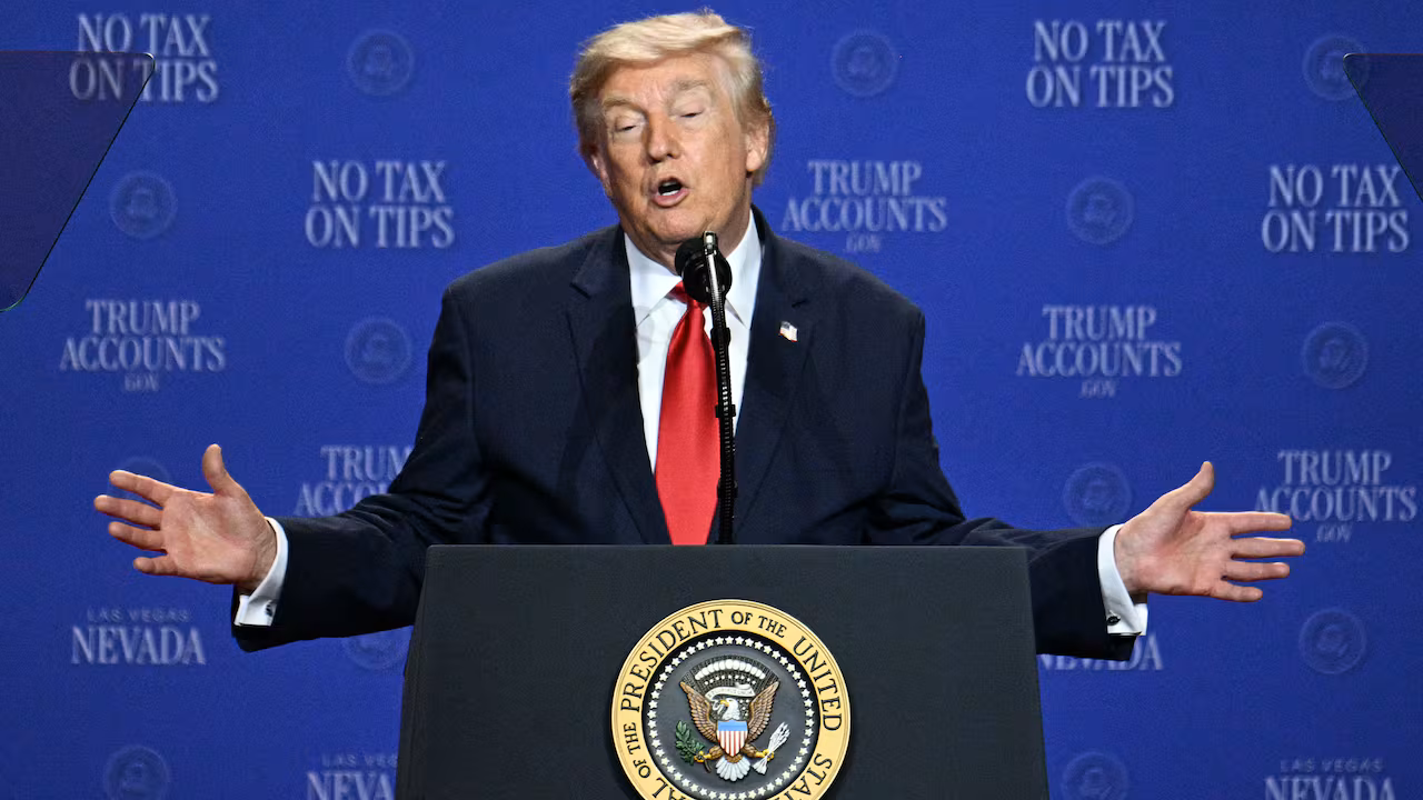 Trump sugiere procesar a Fauci tras resolución de desacato